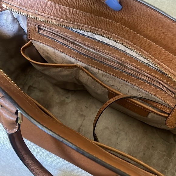 Michael Kors Bags | Michael Kors Selma Side Hole Satchel - Picture 4 of 4